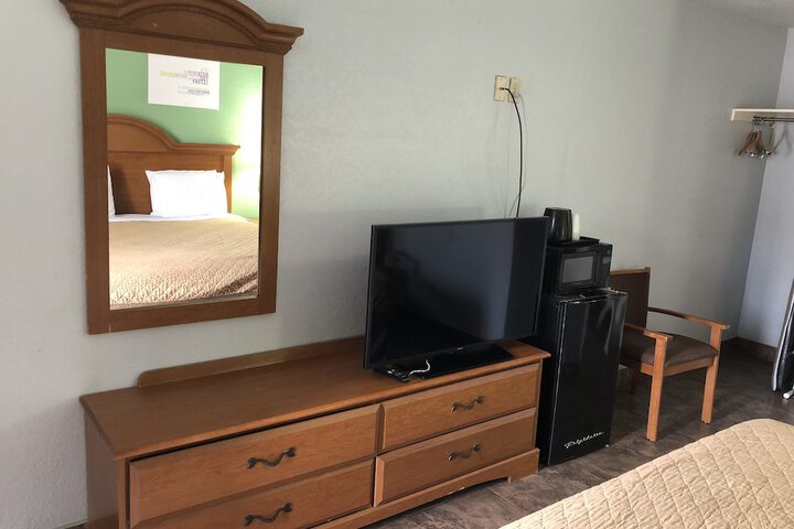 Room 9 of 19