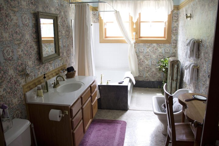 Room 32 of 80