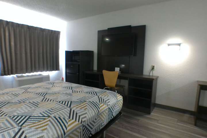 Room 8 of 48