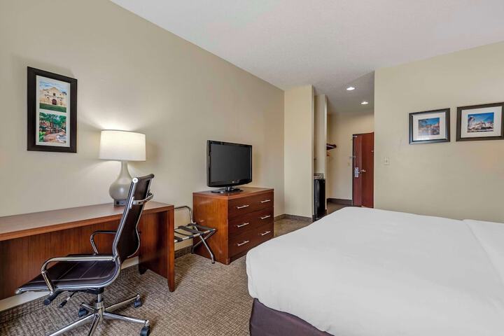 Room 30 of 54