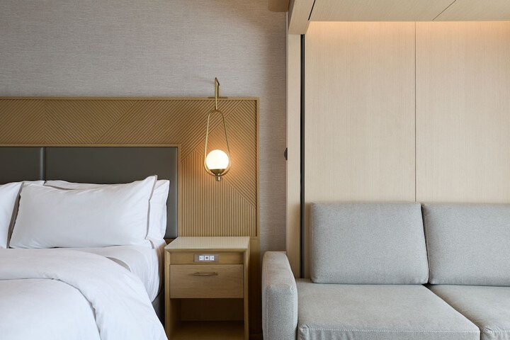 Room 44 of 104