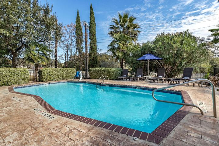 Pool 7 of 37