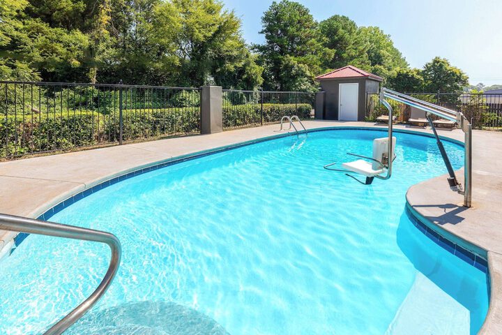Pool 4 of 30