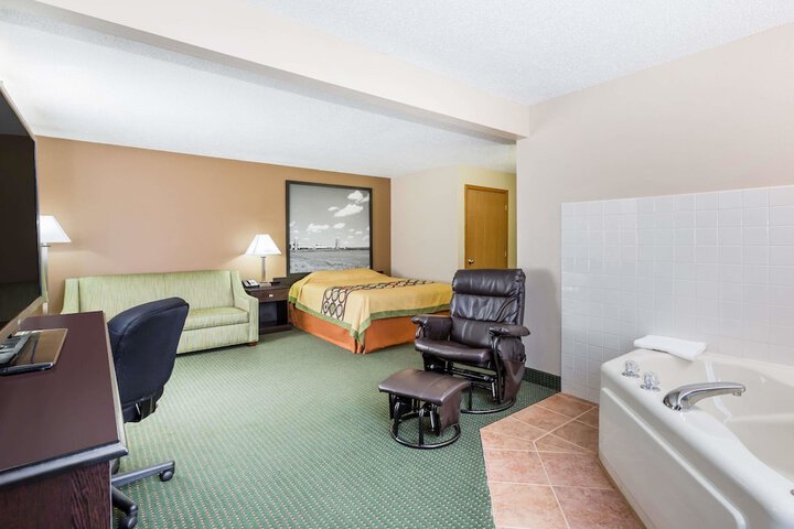 Room 8 of 15