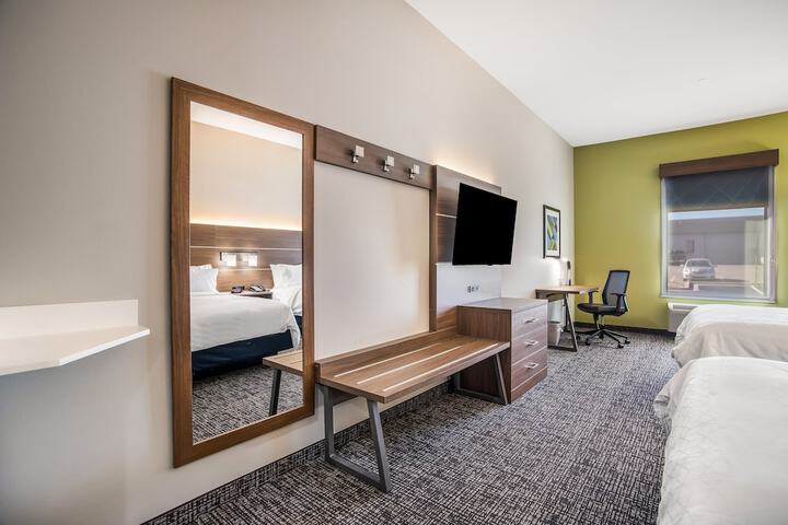 Room 13 of 46