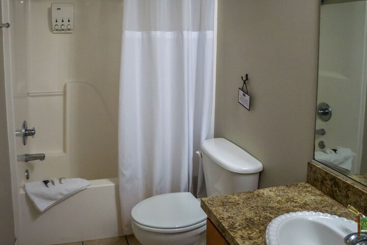 Candlewyck Cove Resort
