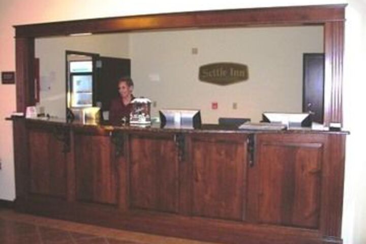 Settle Inn & Suites Linn Missouri