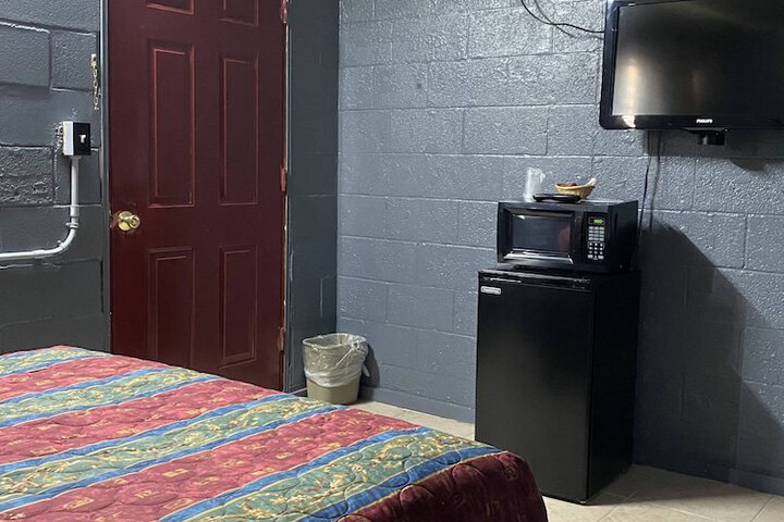 Room 8 of 15
