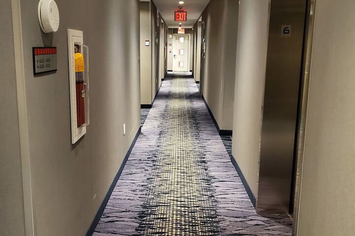 Ballroom/Hall 52 of 61
