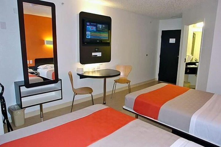 Room 30 of 46