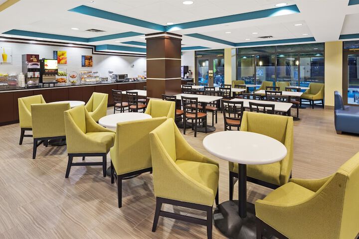 Best Western Plus Birmingham Inn & Suites