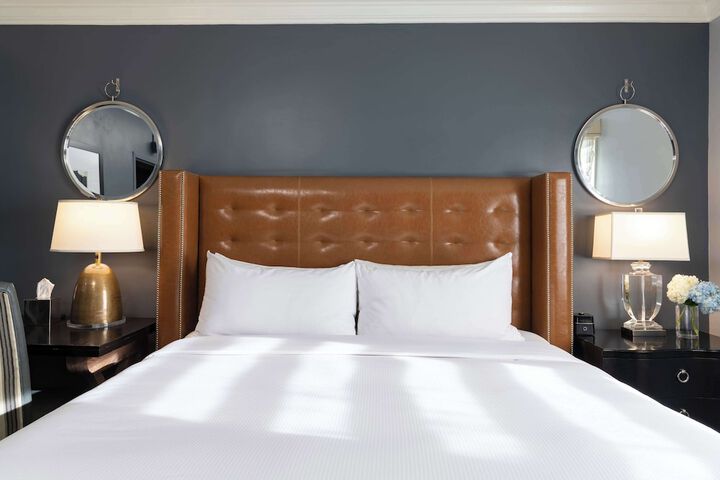 The Campbell House Lexington Curio Collection by Hilton