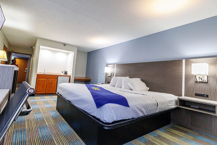 Room 18 of 38