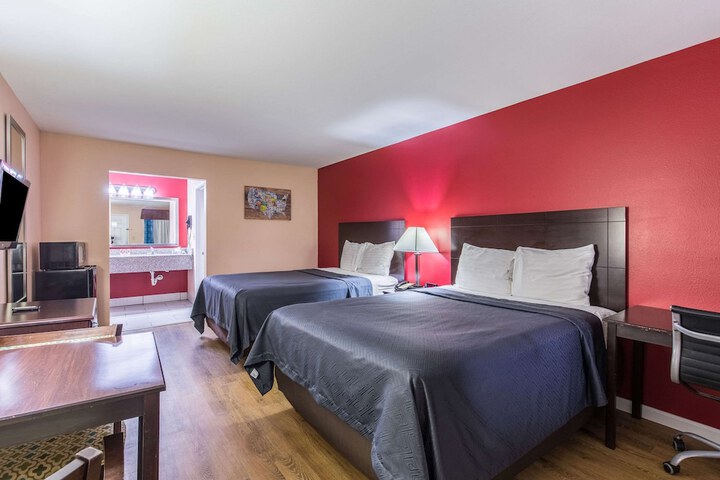 Room 12 of 24