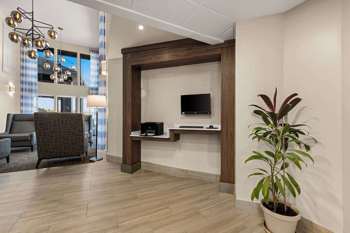 Business Center 49 of 49