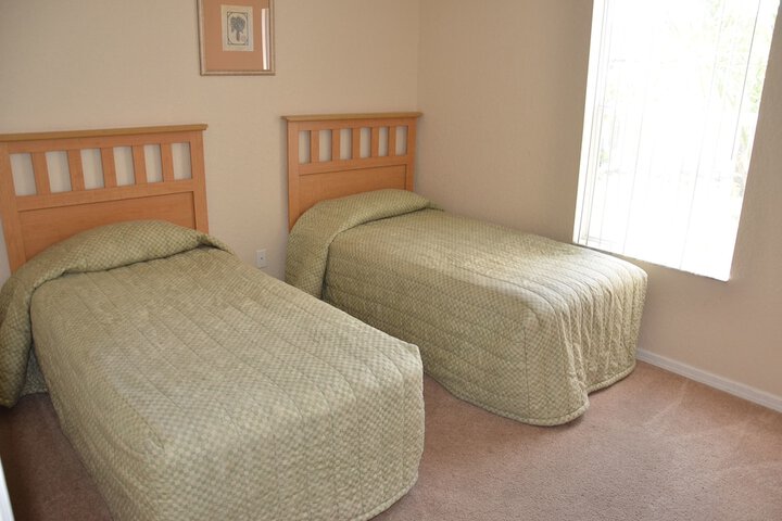 Room 6 of 15