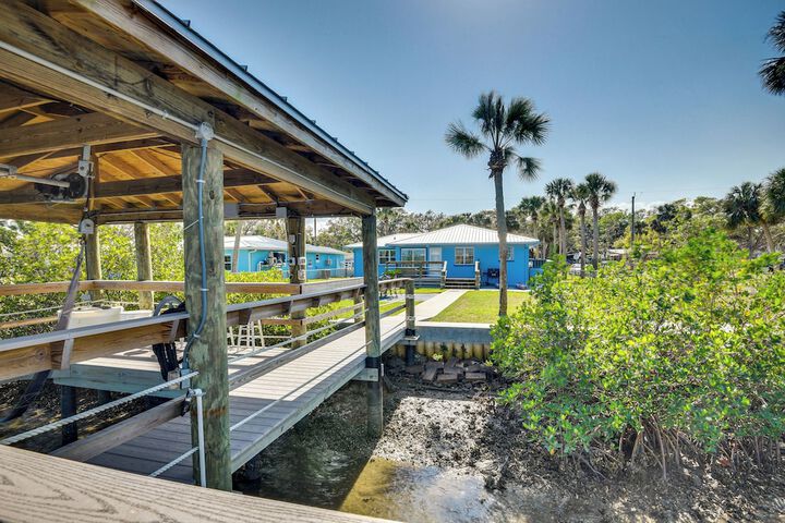 Riverfront Port Orange Home w / Dock & Slip!