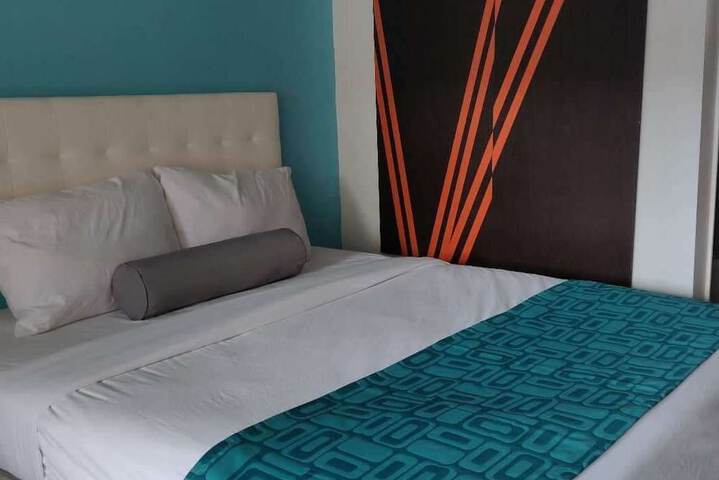 Room 5 of 14