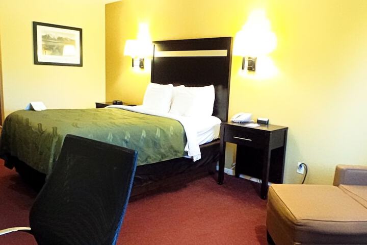 Room 26 of 61