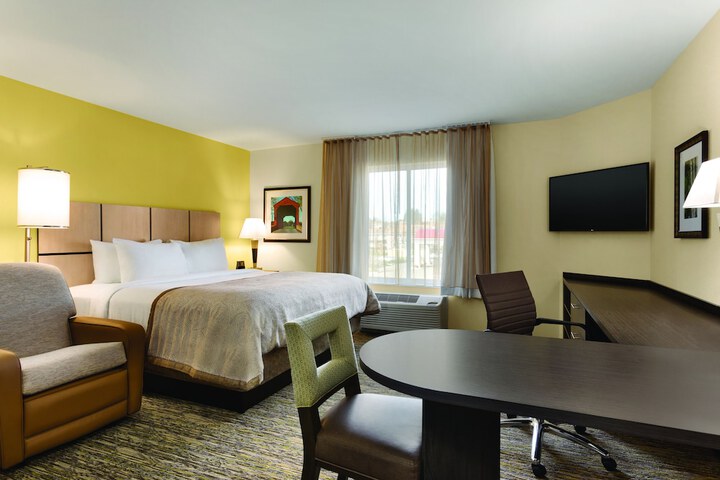 Room 18 of 28