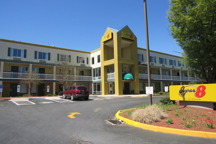 Super 8 by Wyndham New Cumberland