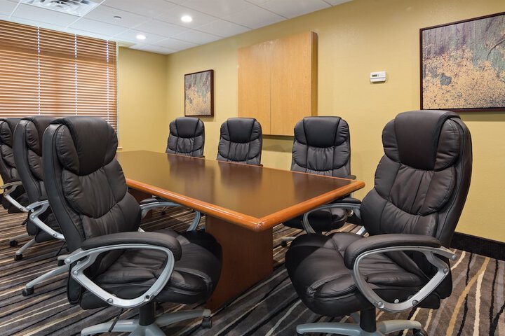 Best Western Plus Birmingham Inn & Suites