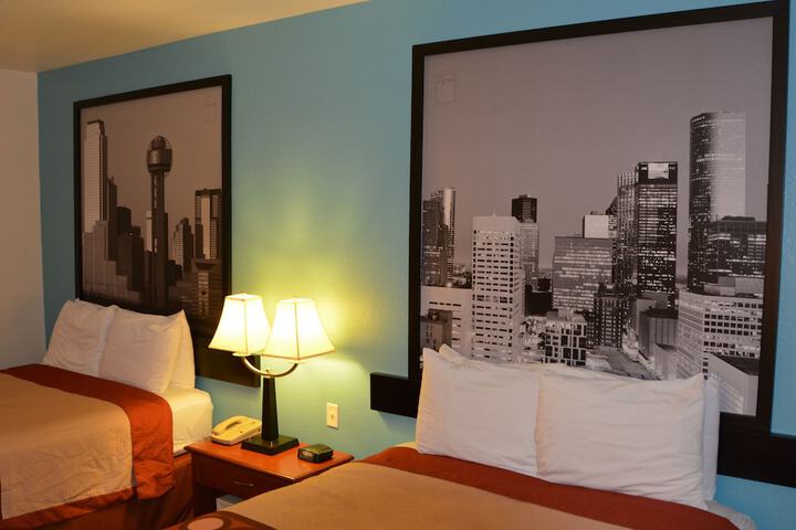 Super 8 by Wyndham Austin / Airport South