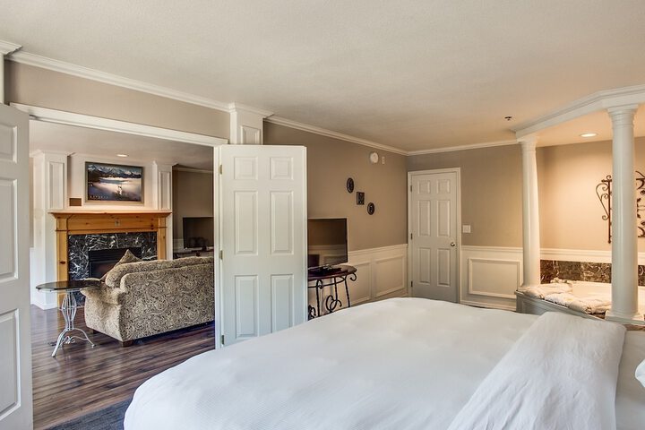 Room 13 of 25