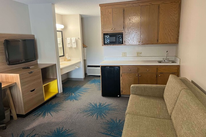 Room 28 of 37