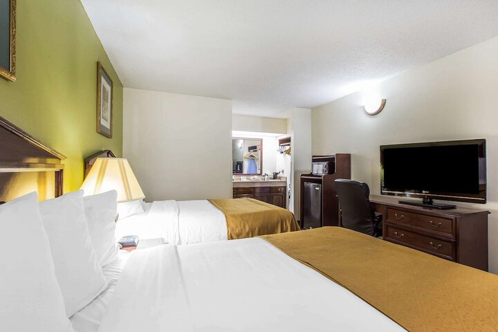 Room 20 of 33