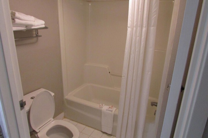 Room 26 of 37
