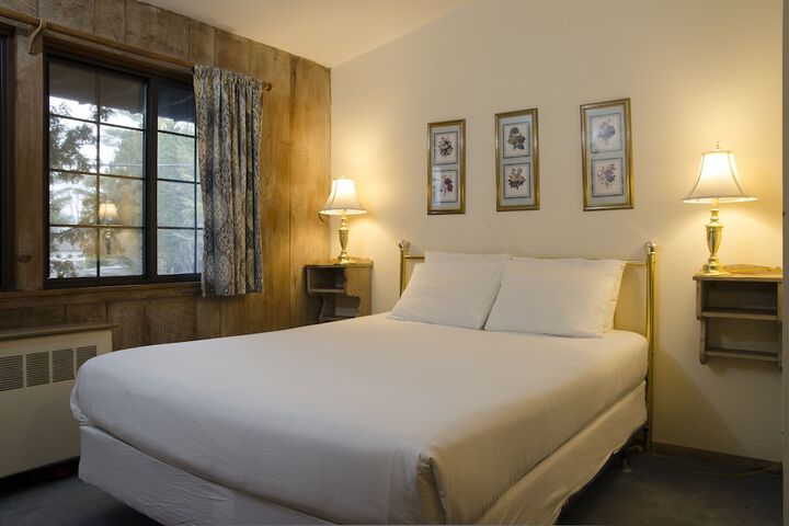 Room 53 of 165