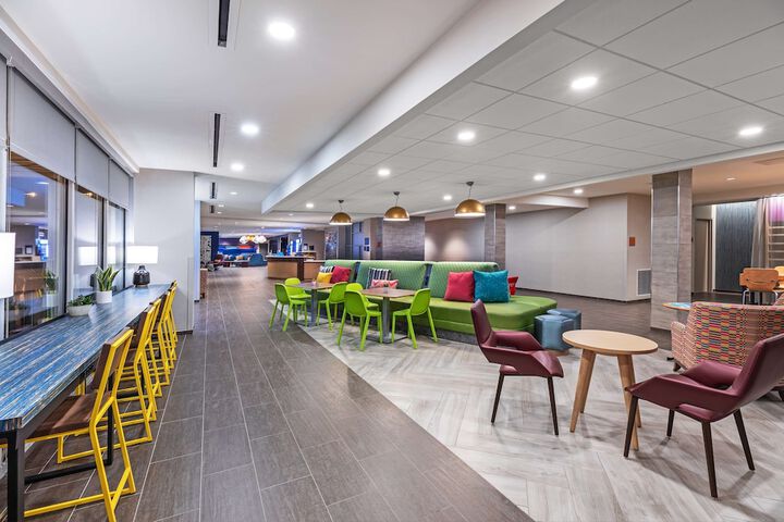 Hotel Interior 7 of 31