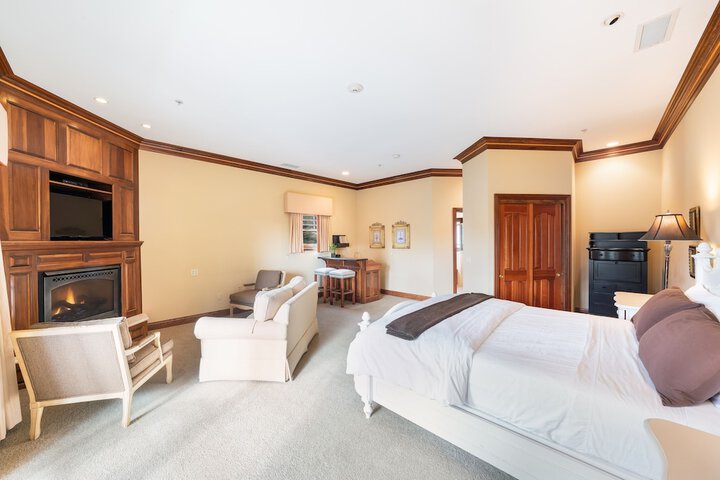 Room 20 of 34