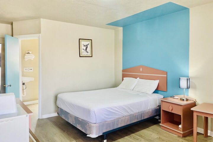 Room 17 of 24