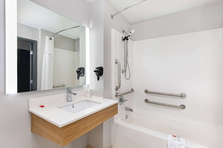 Microtel Inn & Suites by Wyndham Manchester