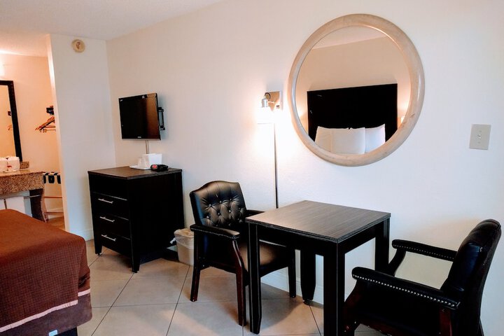 Room 15 of 36