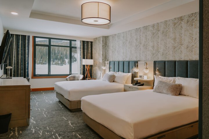 Room 32 of 63