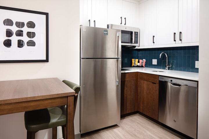 Staybridge Suites Iowa City Coralville by IHG