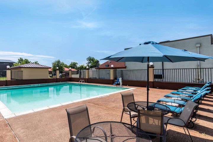 Quality Inn Paris