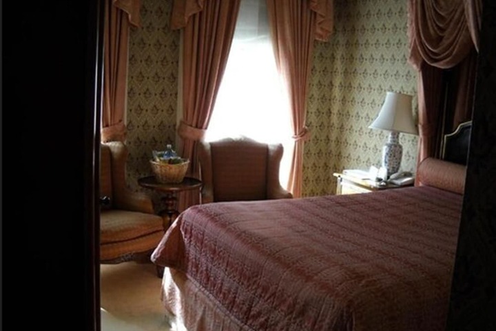 Room 21 of 38