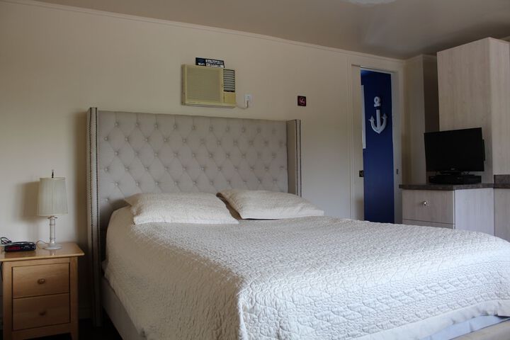 Room 30 of 48