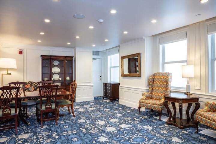 The Yorktowne Hotel Tapestry Collection by Hilton
