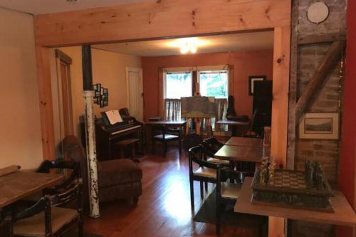 Kaaterskill House