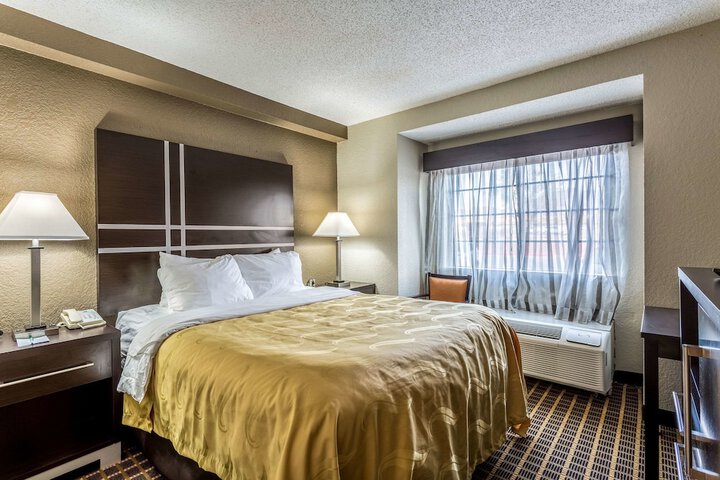 Room 15 of 37