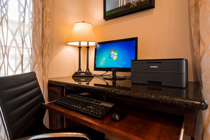 Business Center 27 of 27