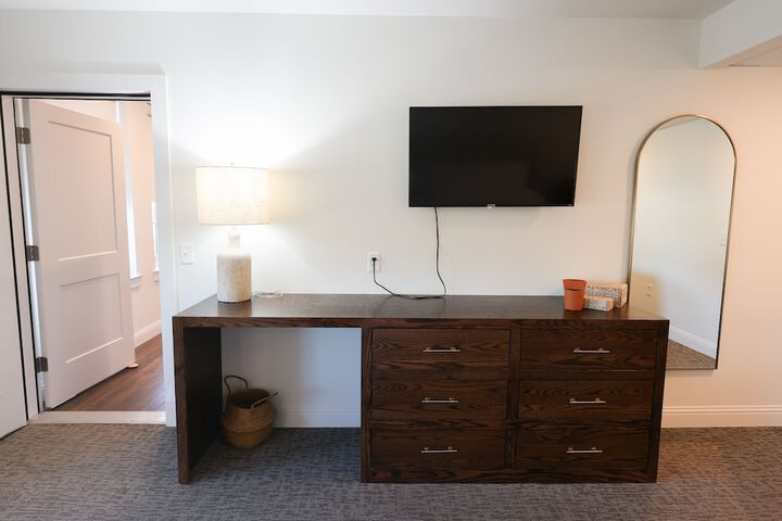 Room 182 of 220