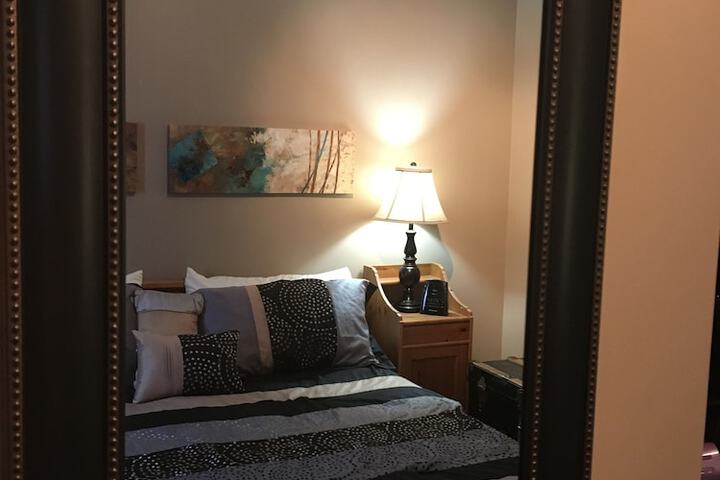 Room 25 of 40