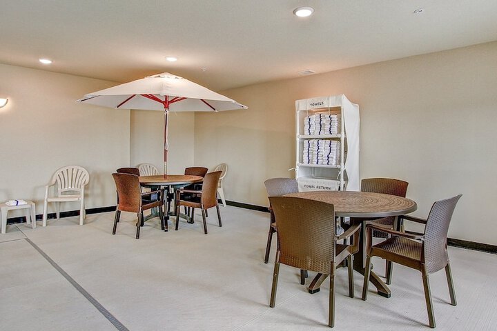 Cobblestone Hotel & Suites – Pulaski / Green Bay