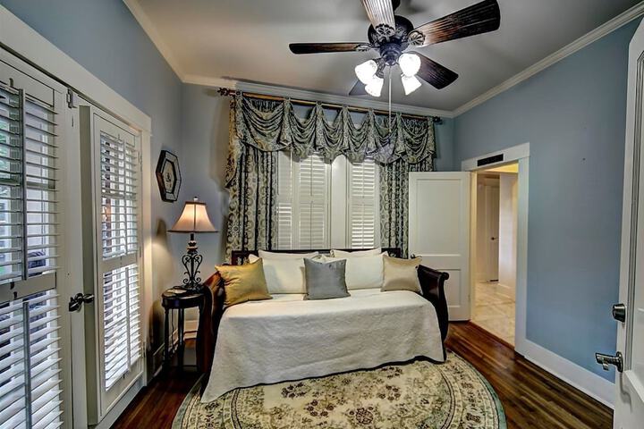 The Good House B & B